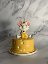 Cargar imagen en el visor de la galería, “The Big Cheese” Dish + Cover
