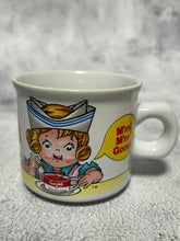 Cargar imagen en el visor de la galería, &quot;Mmmmm&quot; Campbell Soup Mug
